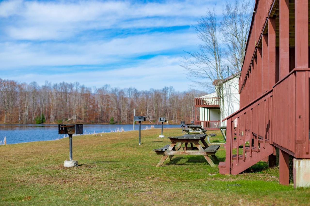 Crown Resorts At The Poconos Drums المظهر الخارجي الصورة